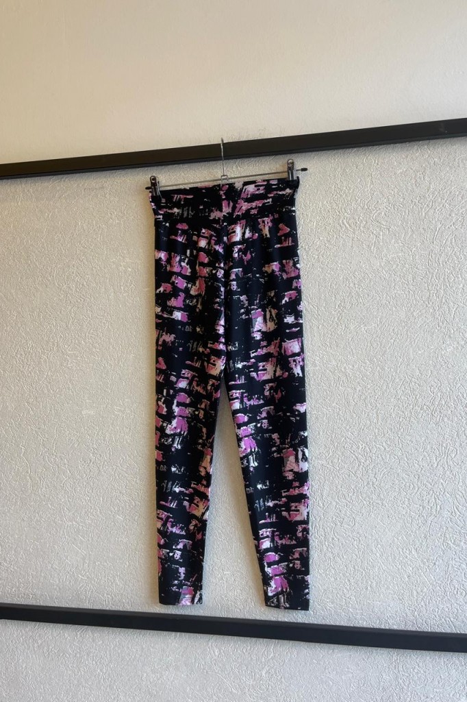 CALZA DE LYCRA ESTAMPADA DEPORTIVA